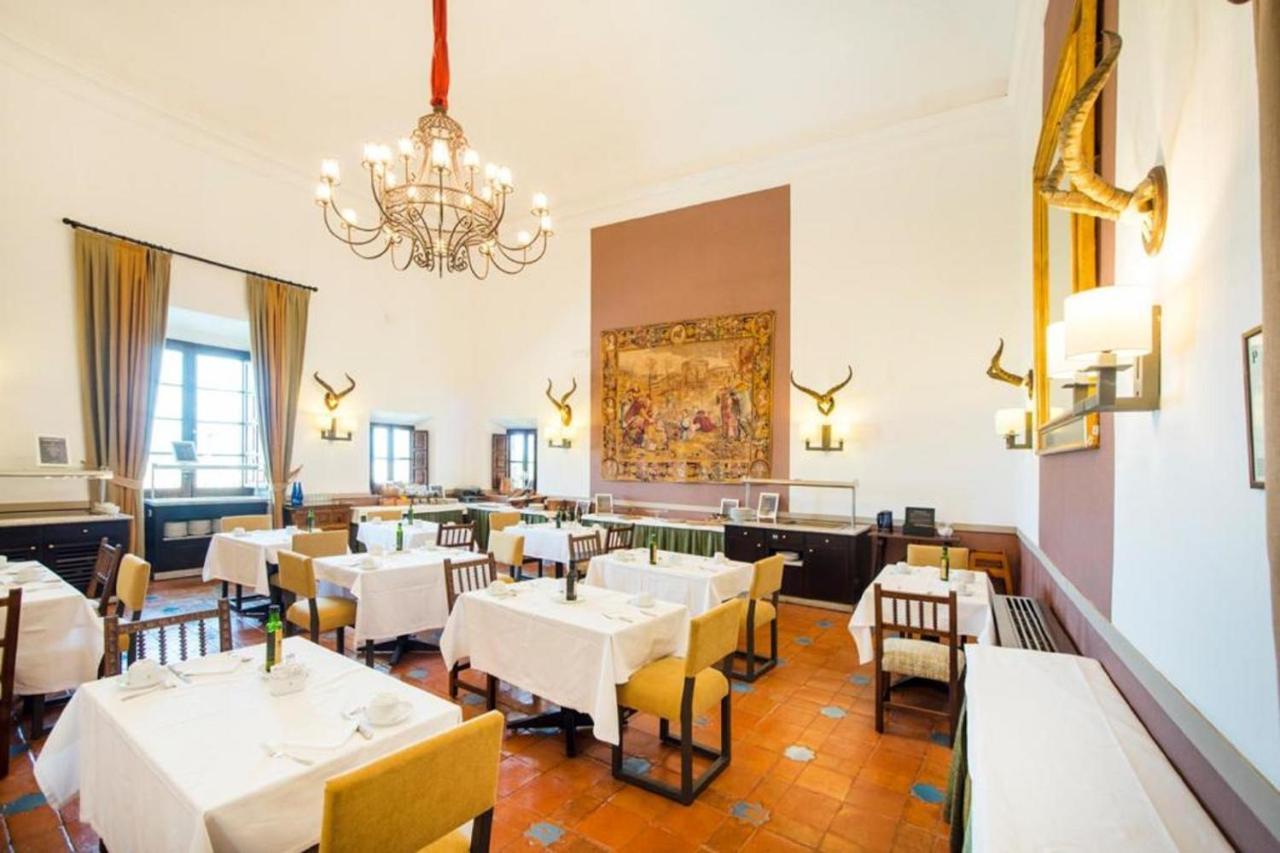 Parador De Оропеса Экстерьер фото