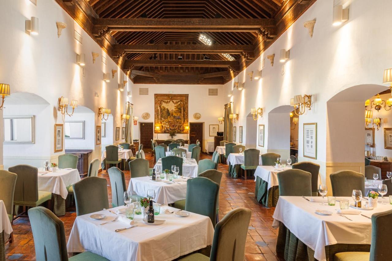 Parador De Оропеса Экстерьер фото